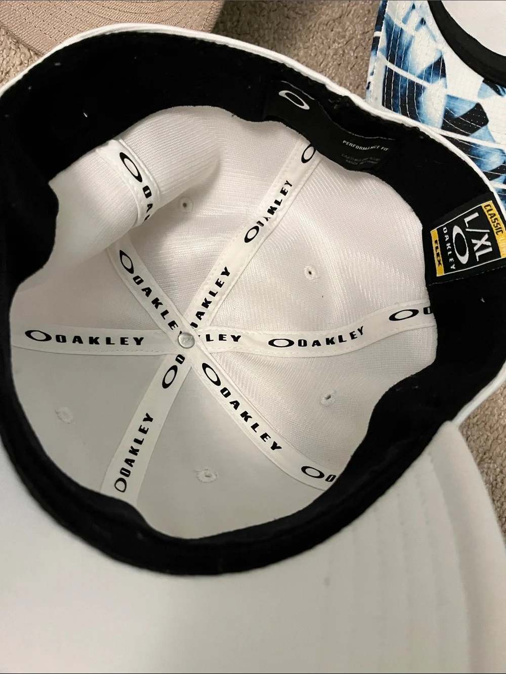 Lot of 3 Oakley Men's Hat with Logo - Picture 9 of 14